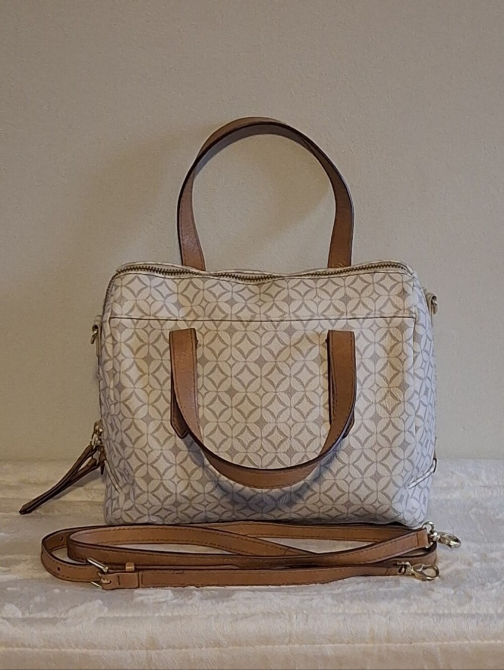 FOSSIL SYDNEY SATCHEL BEIGE DIAMOND SHAPES TOP HANDLE BAG  W/DETACHABLE STRAP